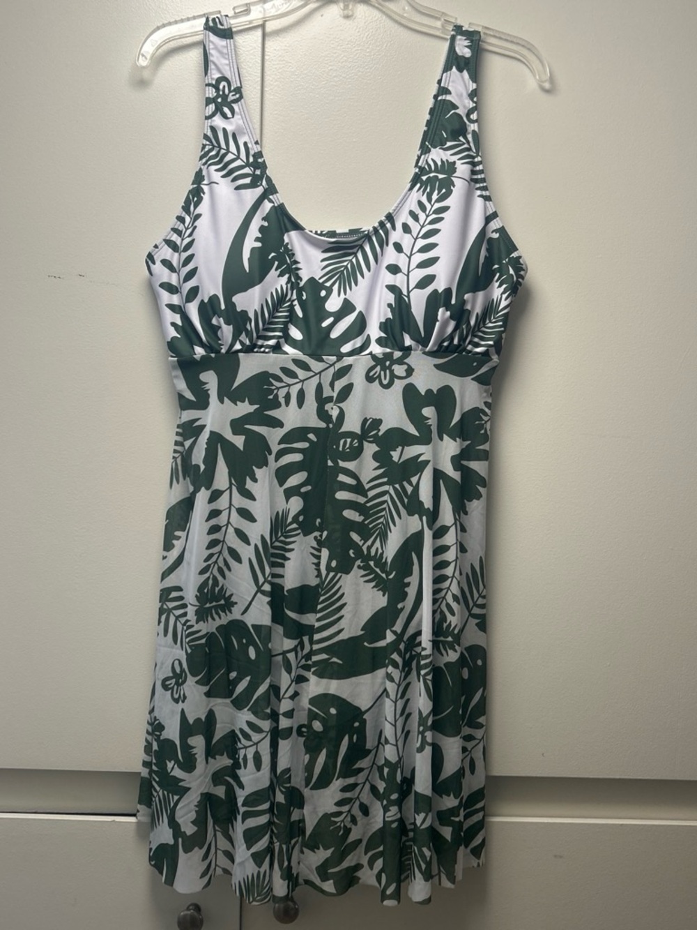 Green White Tropical Floral Swimdress One-Piece 2XL Lined Wide Straps Women’s